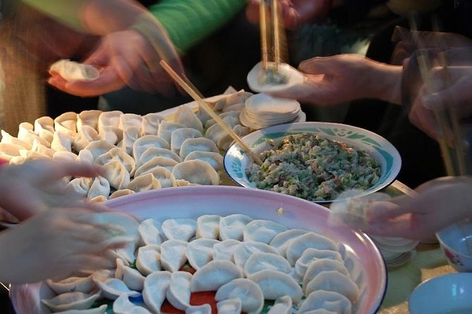 Private Home Cooking Class with Shanghai Mama - Entering a Shanghai wet market, where ingredients get names