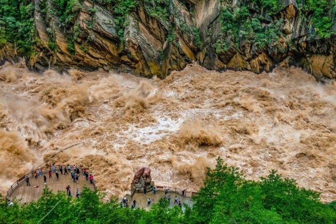 Private Lijiang Day Trip to Upper Tiger Leaping Gorge and Black Dragon Pool - Why this 9-hour private loop works from Lijiang