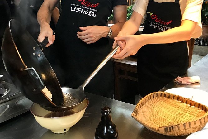 Private Panda Tour with Cooking Class One-day Trip - Chengdu Giant Panda Breeding Research Base: what you’ll see and how to enjoy it