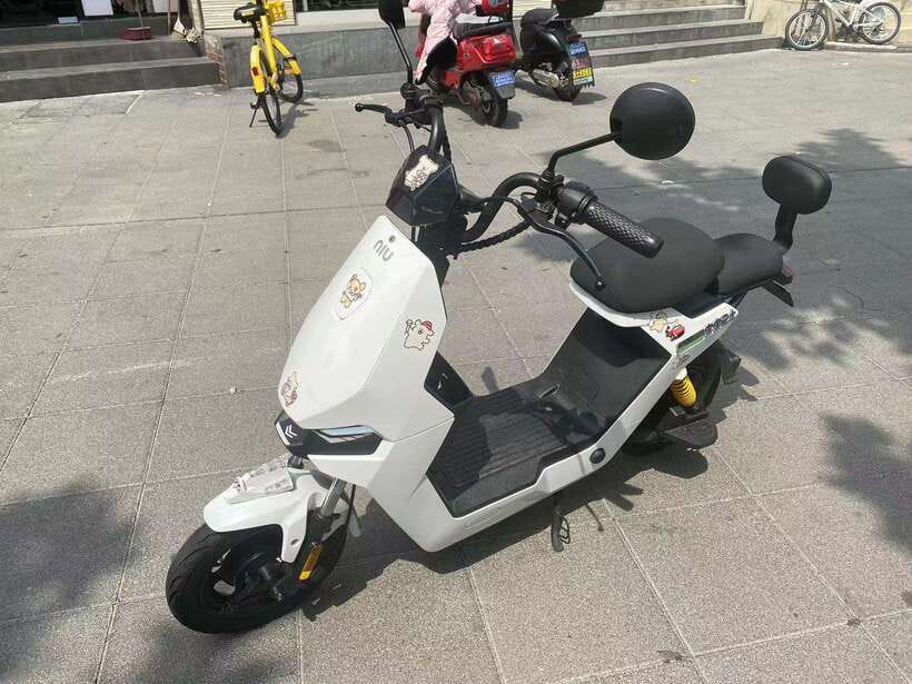 Private Scooter Adventure Tour in Shanghai - Scooters, safety, and what to watch out for on Shanghai streets