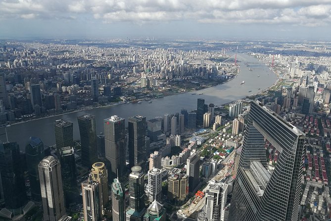 Private Shanghai Airport Layover Tour with Flexible Highlights - The Bund at Wai Tan: Classic Skyline Views, Fast Photo Stops