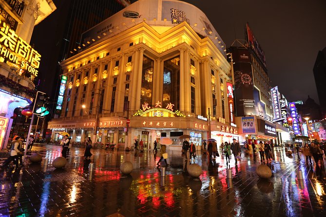Private Shanghai Evening Street Food Walking and Cruise Tour - Street Food Plus River Lights, the Smart Way to See Shanghai at Night