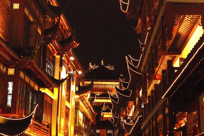 Private Shanghai Evening Street Food Walking and Cruise Tour - What You’ll Eat: Dumplings, Skewers, and Dessert That Build to a Full Dinner