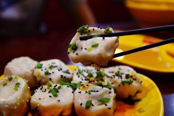 Private Shanghai Evening Street Food Walking and Cruise Tour - Meet at Holiday Inn Nanjing Road, Then Go Straight to First Bites