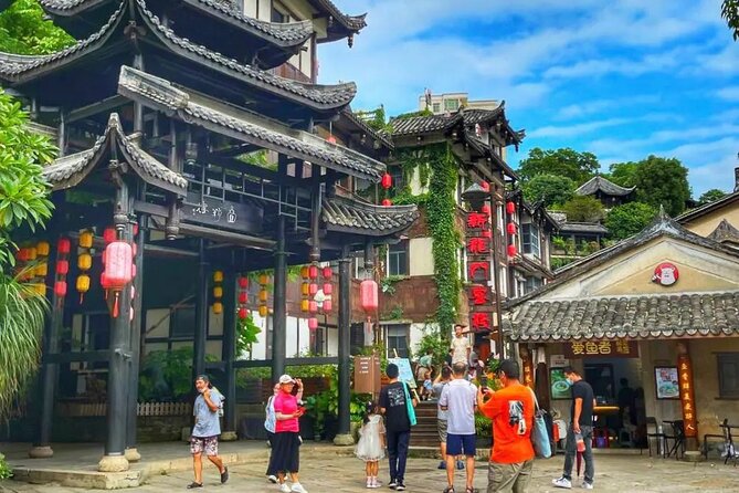 Private Shenzhen Day Tour from Hong Kong - Dongmen Pedestrian Street: lunch plus a real shopping street feel