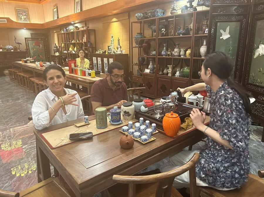 Private Tour-Great Wall Evening Tour and Hutong Old Downtown - Practical tips for a smoother day