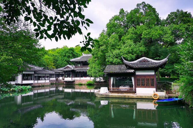 Private Tour Hangzhou West Lake and Tea Fields Discovery - Tea ceremony time at the village, what to expect