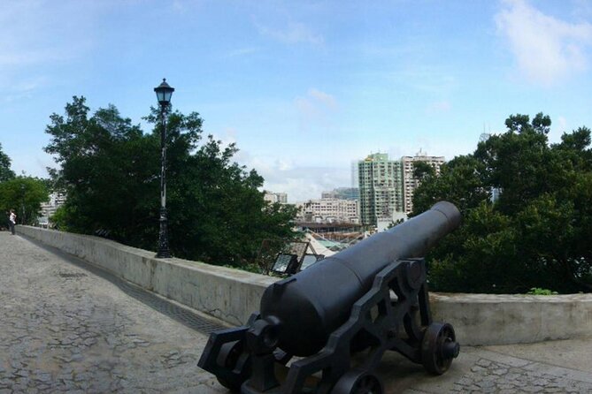 Private Tour: Macau Day Trip from Hong Kong - Pearl River Photo Break: A Small Stop with Real Payoff