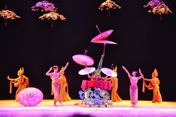 Private Tour to Pearl Market Acrobatic Show & Peking Duck Dinner - Red Theatre Kung Fu show, ticket level, and seat expectations