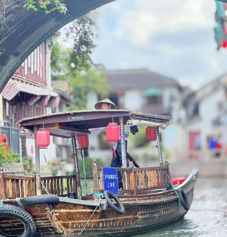 Private Tour:Zhujiajiao Water Town by German-Speaking Guide - Price and value: what $139 includes, and what you must add