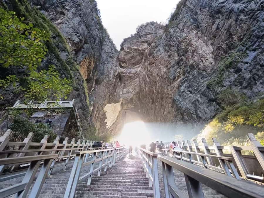 Private VIP Zhangjiajie Tianmen Mountain Day Tour - Tianmen Mountain Temple and Love Between Wood and Stone