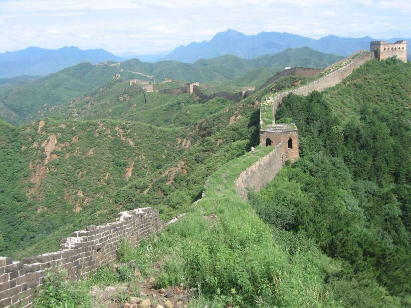 Self-guided challenging hiking from Jinshanling to Gubeikou - Off the Wall at Taochunkou: the quiet hilly trail and West Gate cottage break