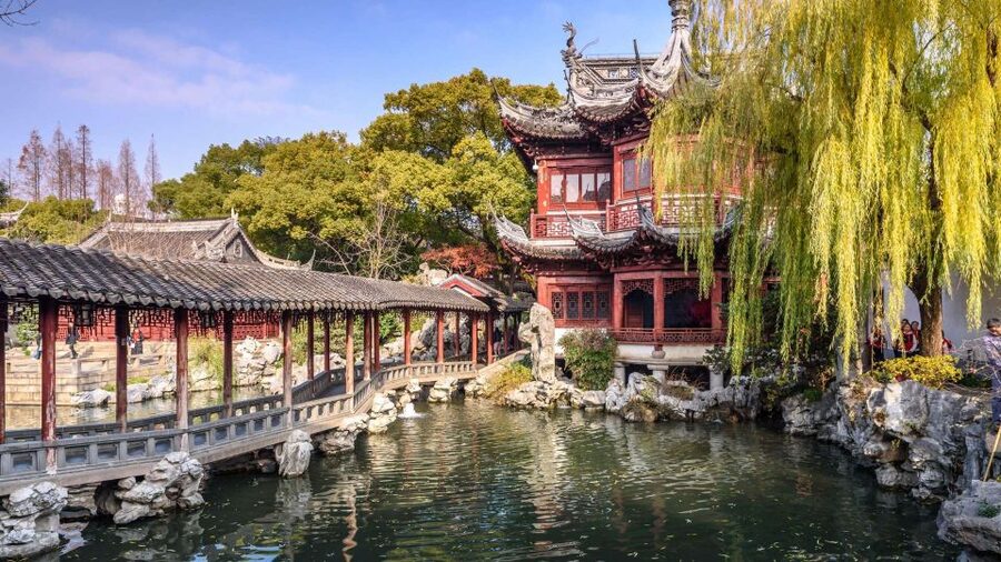 Shanghai: 4-Hour Guided City Highlights Tour - Jade Buddha Temple, Art, Worship, and a Guided Circuit