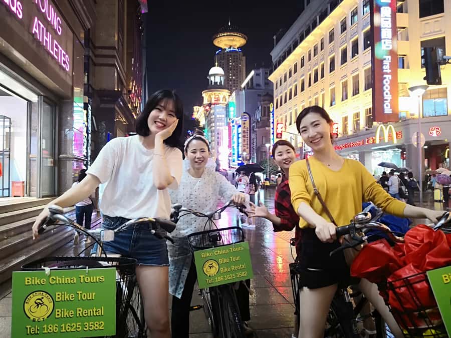 Shanghai: 4-Hour Nightlife Adventure & Tasting Bike Tour - The Bund jazz bar stop: famous address, real nightlife pacing