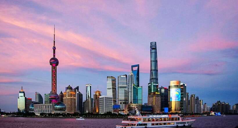 Shanghai Airport Layover Tour with Amazing City Highlights - Old Town bazaar and the nine lucky bridges