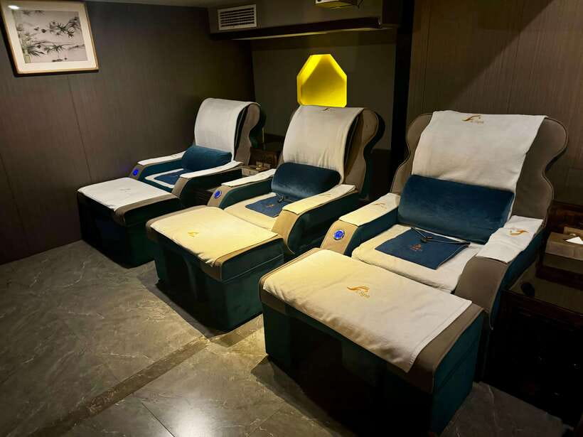 Shanghai:Authentic Chinese Body/Foot Massage, Hair& Head SPA - Moxibustion: warm mugwort heat, best scheduled wisely