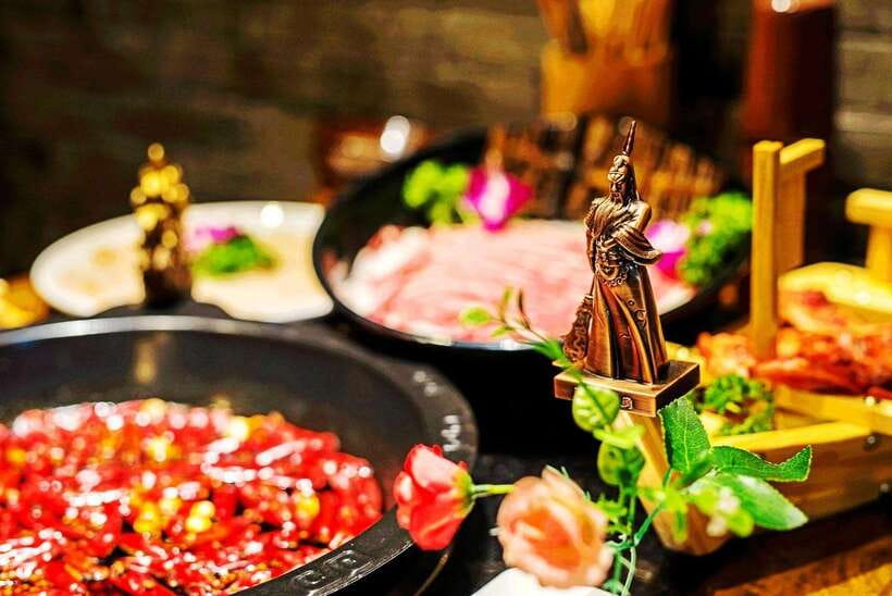Shanghai By Night: Amazing River Cruise and Hot Pot Dinning - Shanghai at Night From the Huangpu River VIP Deck