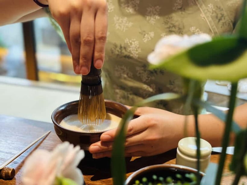 Shanghai: Chinese Tea Ceremony Experience - Learning the three tea categories through real sips