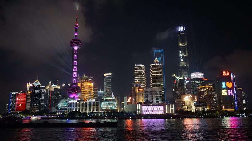 Shanghai Evening Tour: VIP Huangpu River Cruise&City lights - The VIP Cruise: Front Views and Tower Light Shows on the Huangpu