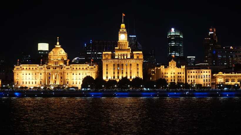 Shanghai Evening Tour: VIP Huangpu River Cruise&City lights - Small Logistics That Make a Big Difference