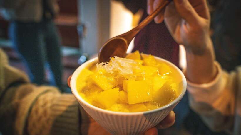 Shanghai: Evening Walking Food Tour - What you need to plan for: walking, bags, and dietary limits