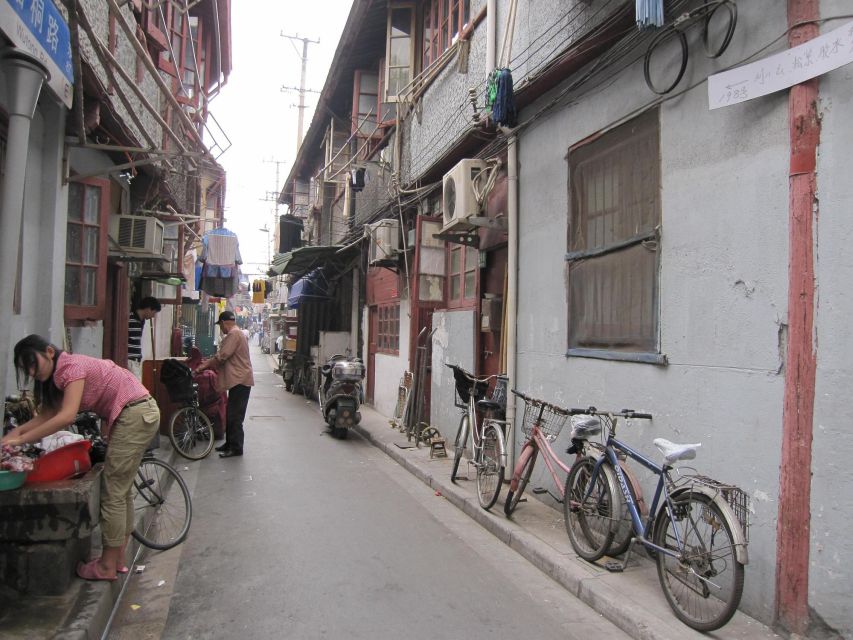Shanghai: Guided Bicycle Tour - Yu Garden and the City God Temple area