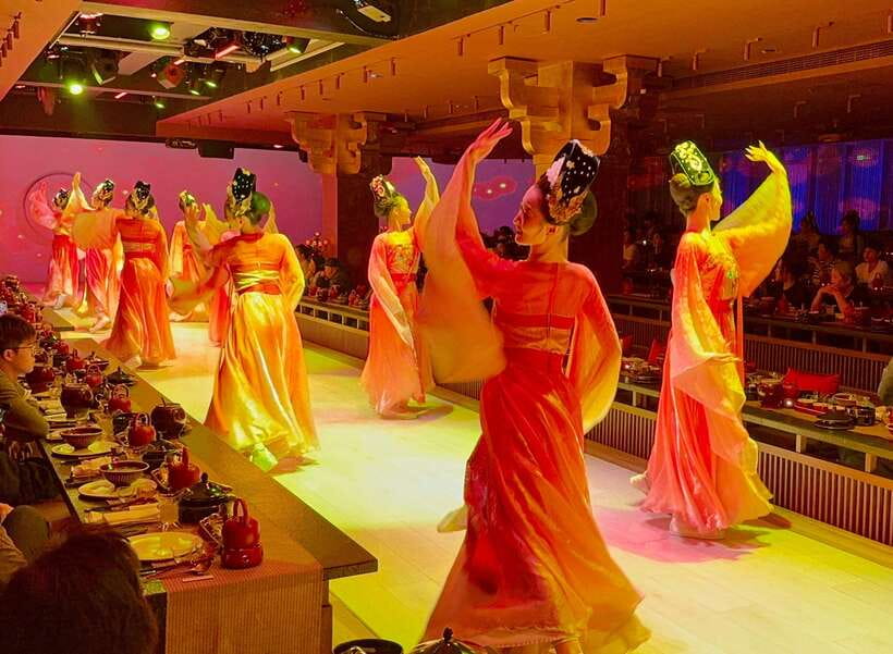 Shanghai Guided Royal Banquet Photo (Incl) with Massage Opt - Where the Royal Banquet Starts in Jing’an