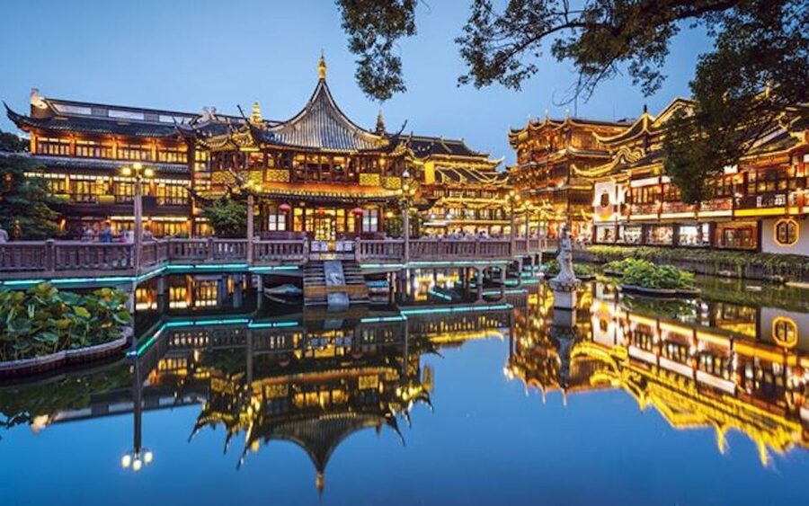 Shanghai: Hop-on Hop-off Bus Ticket and Optional Attractions - Riding strategy: where to sit, when to hop off, and how to handle the audio