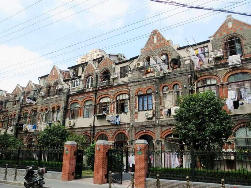 Shanghai: Jewish Ghetto and Shanghai Bund Private Tour - Jewish Refugees Museum at Ohel Moishe Synagogue, where the story begins