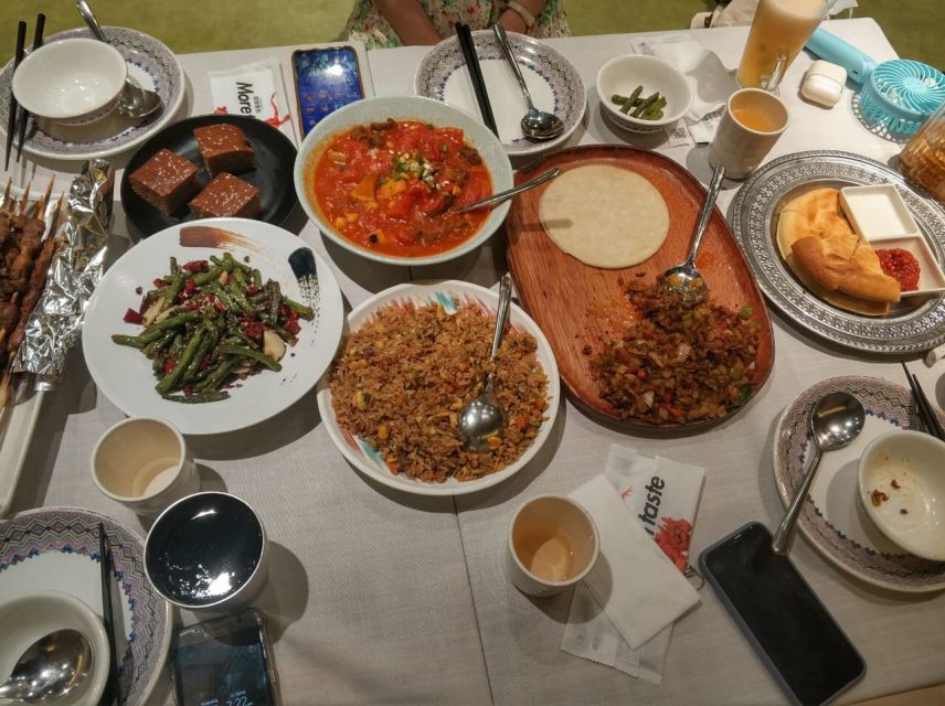 Shanghai: Night River Cruise Tour with Xinjiang Style Dining - Timing Reality Check: How Sunset Changes the Order