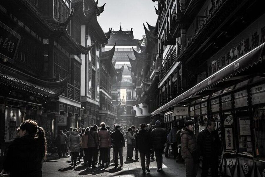 Shanghai : Old Town Private Walking Tour - Antiques Market stop and Shanghai Old Street: texture beyond the photos