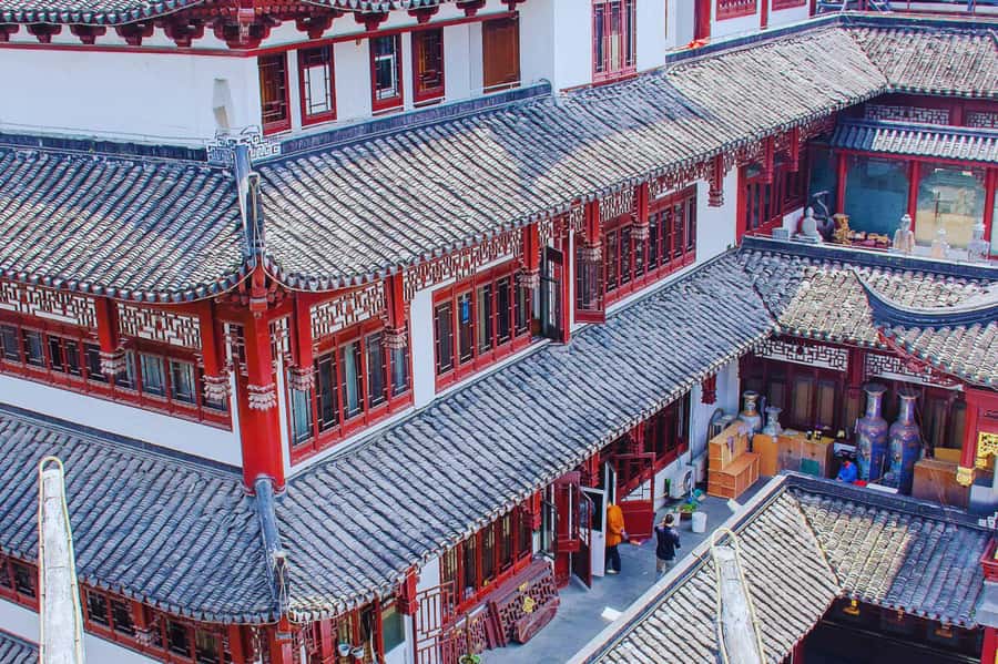 Shanghai：Old Town, Yu Garden, Zhujiajiao Water Town Bus Tour - Yu Garden: Ming-Era Design Plus Two Great Ways to Visit
