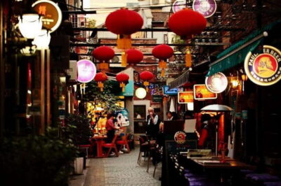 Shanghai One Day City Private Tour by German-Speaking Guide