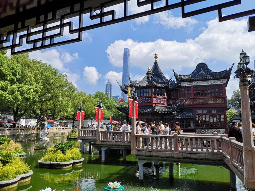 Shanghai: Private and Personalized Guided Tour - People Square and Xintiandi in the Former French Concession Area