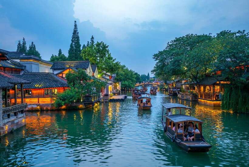 Shanghai: Private Shanghai & Zhujiajiao Tour with Lunch - A Private Day That Links Water Town Charm to Shanghai Heights