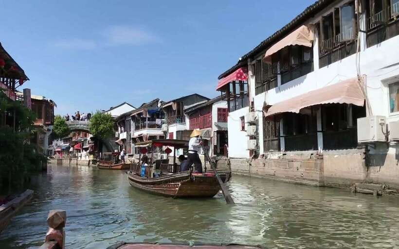 Shanghai: Private Shanghai & Zhujiajiao Tour with Lunch - Boat Ride in the Canals: The Best Way to Rest Your Legs