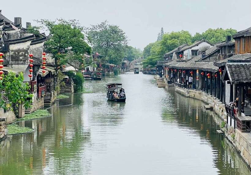 Shanghai: Private Shanghai & Zhujiajiao Tour with Lunch - Bund Skyline Views: When to Look and What You’re Really Seeing
