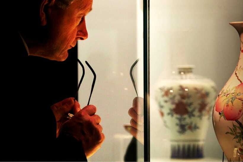 Shanghai: Private Tour of the Shanghai Museum - Ceramics Gallery With Ming and Qing Styles, Including Blue-and-White