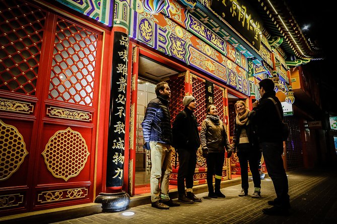 Shanghai Small-Group Night Tour by Bike - Guides make the difference: the Charlie and Oliver factor