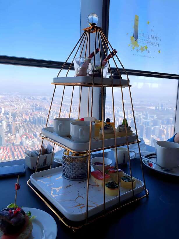 Shanghai Tower: Lunch or Dinner on the 119th Floor - 119th-Floor Cafe: Meal, Seating, and the View You Eat With