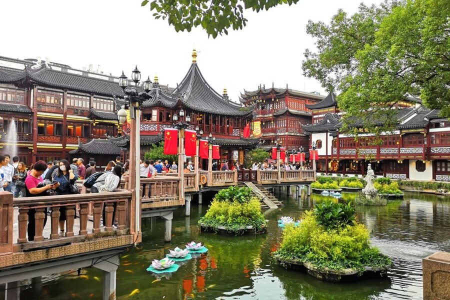 Shanghai: Yu Garden and City God Temple Walking Tour - Starting at Renaissance Shanghai Yu Garden Hotel, then stepping into old Shanghai