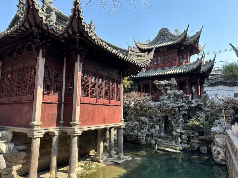 Shanghai: Yu/Yuyuan Garden Entry Ticket--E ticket - Pairing Yu Garden with nearby City God Temple streets