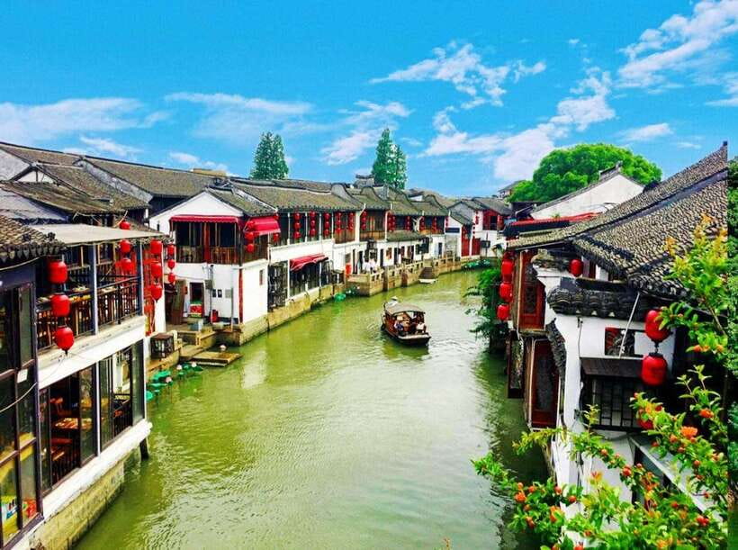 Shanghai: Zoo and Zhujiajiao Water Town Tour with Boat Ride - Downtown pickup and private transport that keeps the day sane