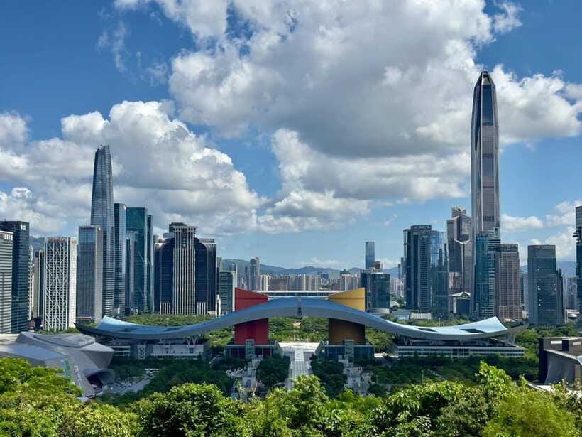 Shenzhen：8h City Walk & Future Experience Highlights Trip - Huaqiangbei vs Luohu: choose your shopping style, then go hunting