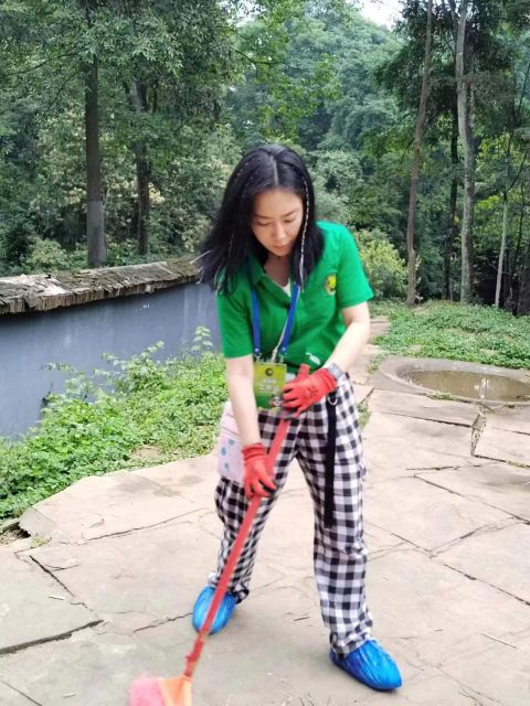 Sichuan: Big Panda Volunteer Day tour - Why Dujiangyan Panda Base Volunteering Feels Different