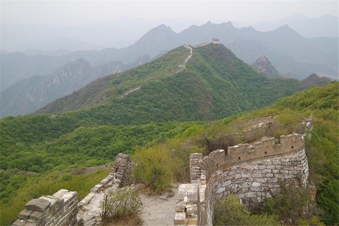 Simatai Great Wall & Gubei Water Town Private Trip English Driver - Huanghuacheng Wall, Lakeside Views for the Final Leg