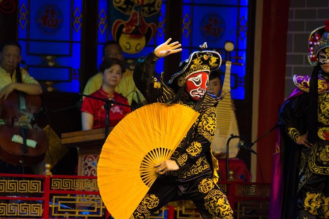 Skip the Line: Sichuan Opera Chengdu Ticket - The face-changing Bian Lian show you will actually watch