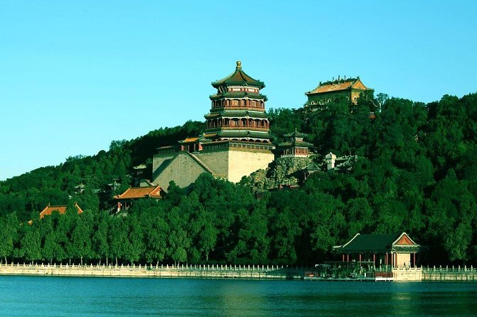 Small-Group Coach Tour: City Highlights of Beijing Including Lunch - Forbidden City with a central-axis plan, and the Jingshan backup