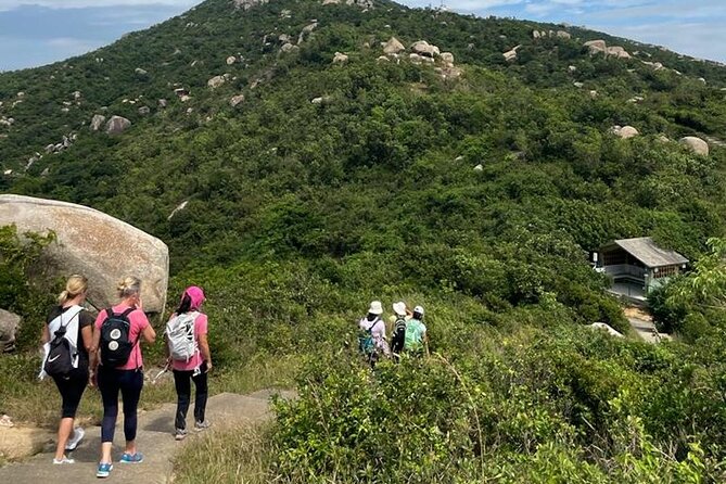 Small Group Hiking Day Tour to Lamma Island Hong Kong - Tin Hau Temple and Lunch by the Water