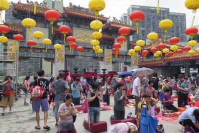 Small-Group Tour: Temples & Markets Discovering [PROMOTION]